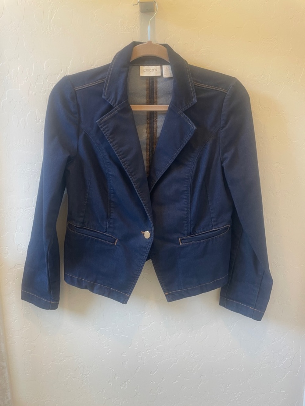 Chico's size 0 Navy Cotton Tailored Blazer with single brass button closure